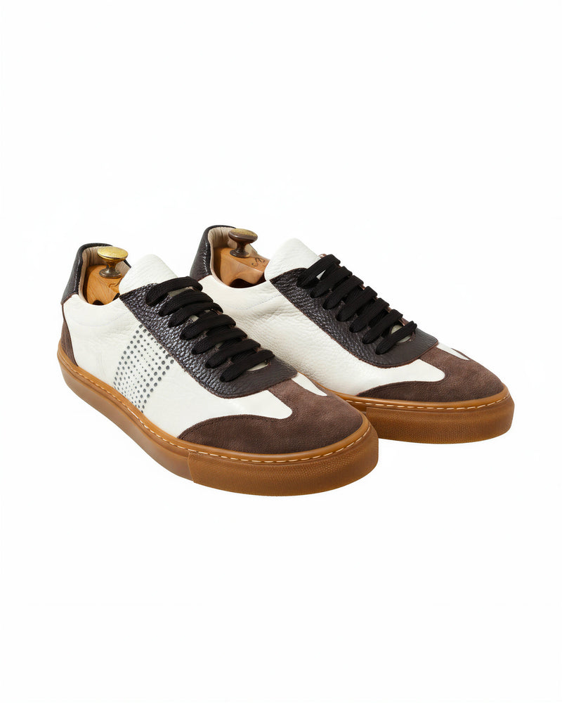 Sneaker in camoscio e bottolato