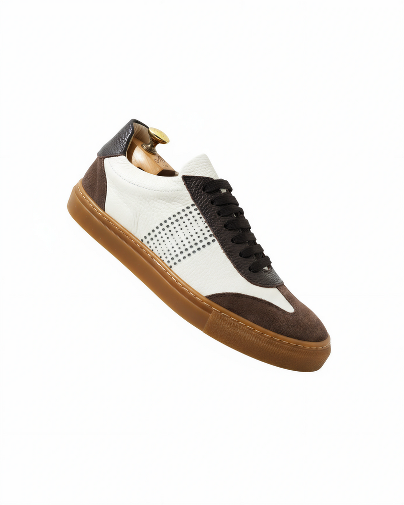 Sneaker in camoscio e bottolato