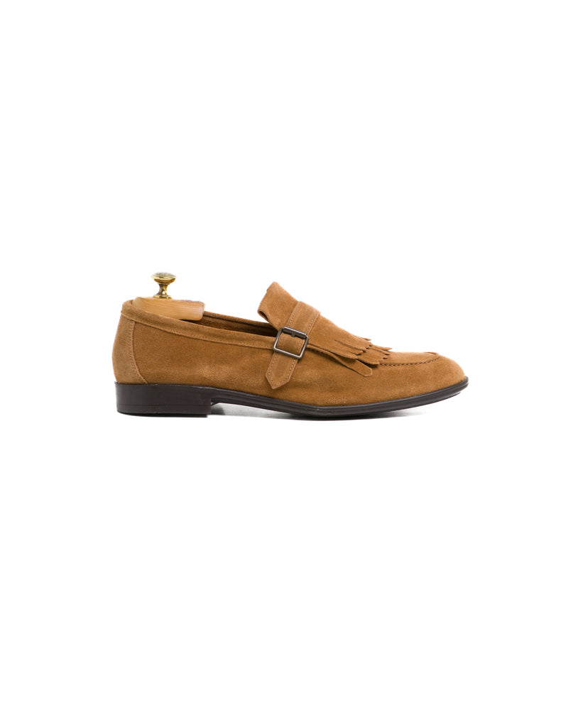 Mocassino con doppia frangia in camoscio sequoia