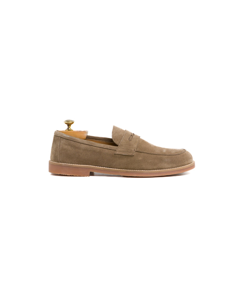 Mocassino con bendina in camoscio liquorice