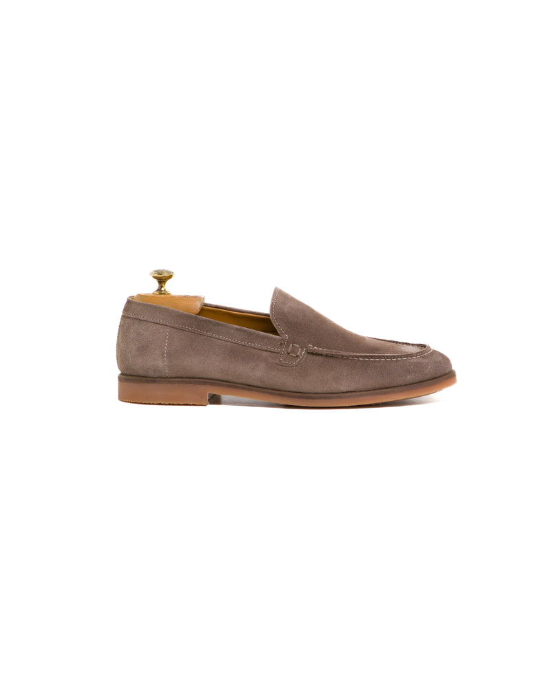 Mocassino liscio in camoscio taupe