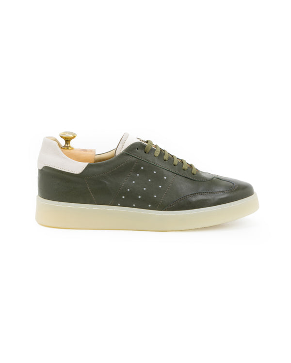 Sneaker allacciata in pelle verde