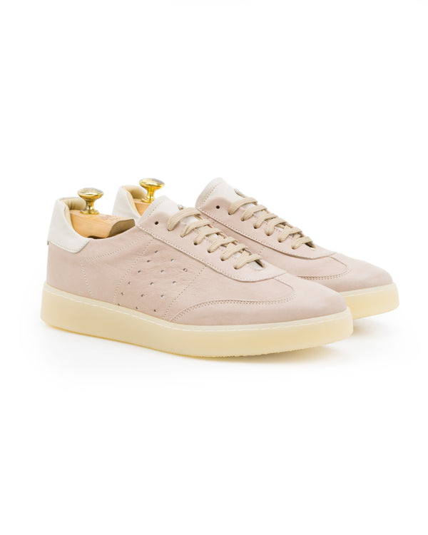 Sneaker allacciata in pelle taupe