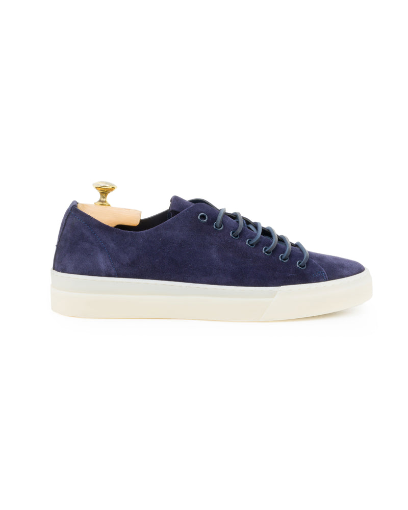 Sneaker allacciata in camoscio blu